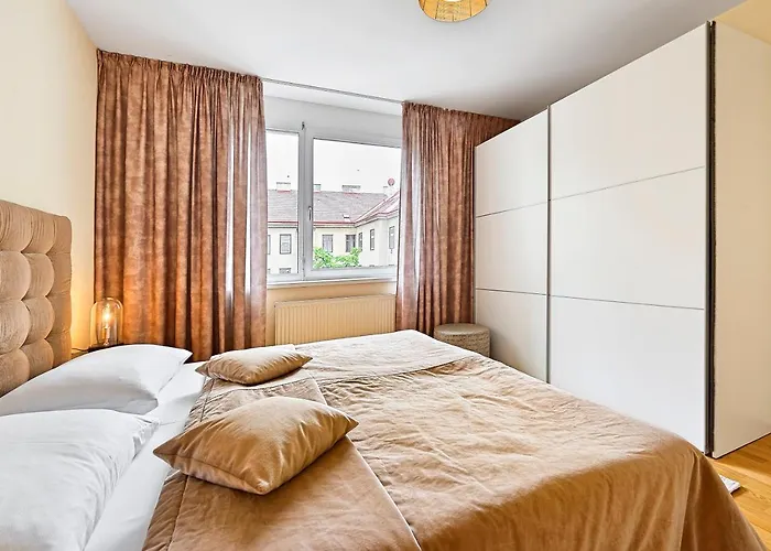 Peaceful Belvedere Apartment In Safe, Quiet & Central Location